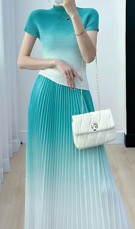 服装压褶